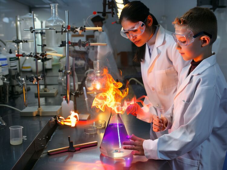 全日制國(guó)際高中