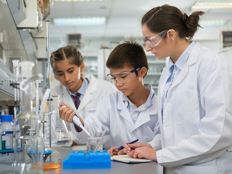 國際語學(xué)學(xué)院