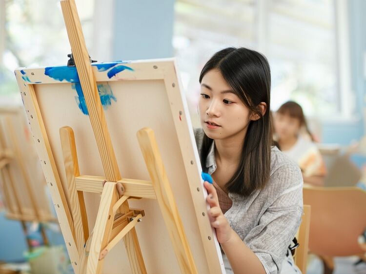 高中留學(xué)意向生必看！北京市中關(guān)村外國語學(xué)校入學(xué)條件、學(xué)費(fèi)及升學(xué)優(yōu)勢全解析